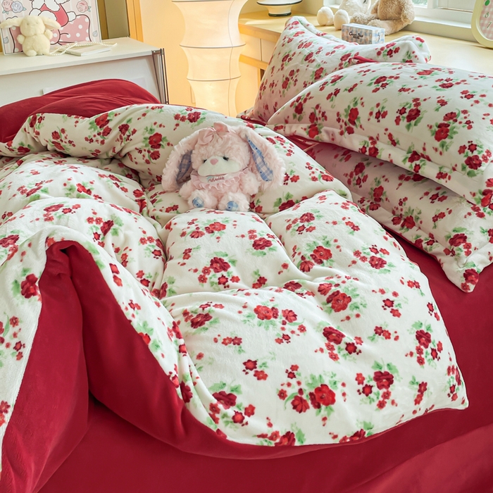 91家纺网 家纺一手货源 找家纺 一比一  2025新款双面牛奶绒四件套 花妖- 白