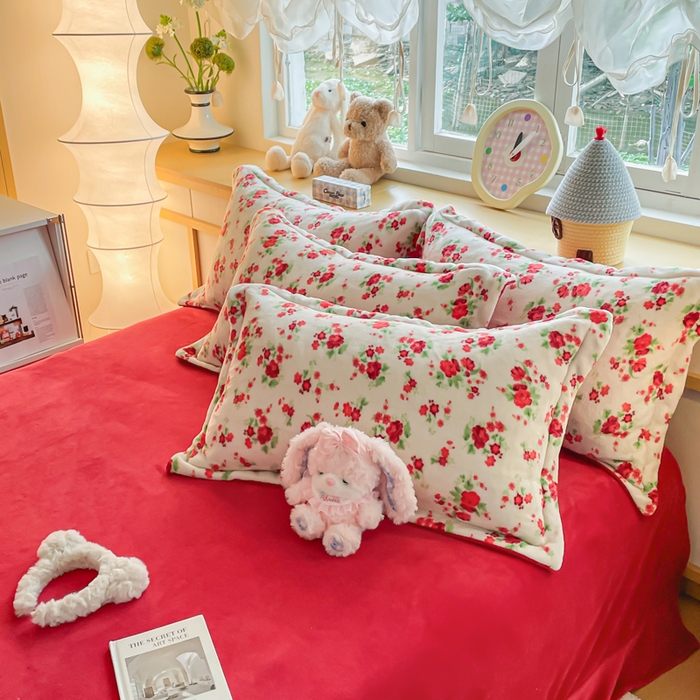 91家纺网 家纺一手货源 找家纺 一比一  2025新款双面牛奶绒四件套 花妖- 白