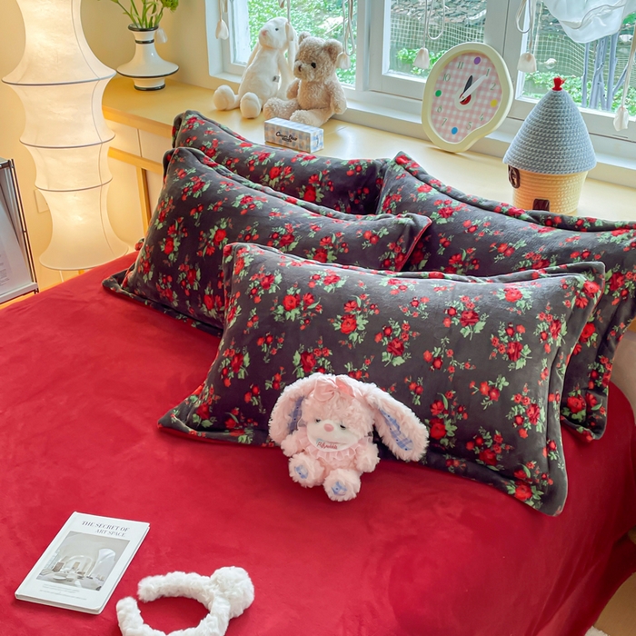 91家纺网 家纺一手货源 找家纺 一比一  2025新款双面牛奶绒四件套 花妖- 黑