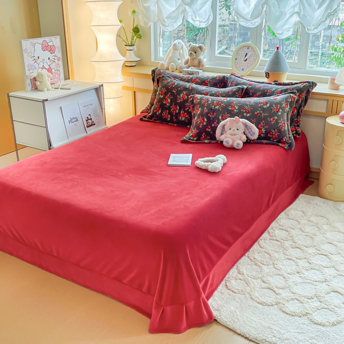 91家纺网 家纺一手货源 找家纺 一比一  2025新款双面牛奶绒四件套 花妖- 黑