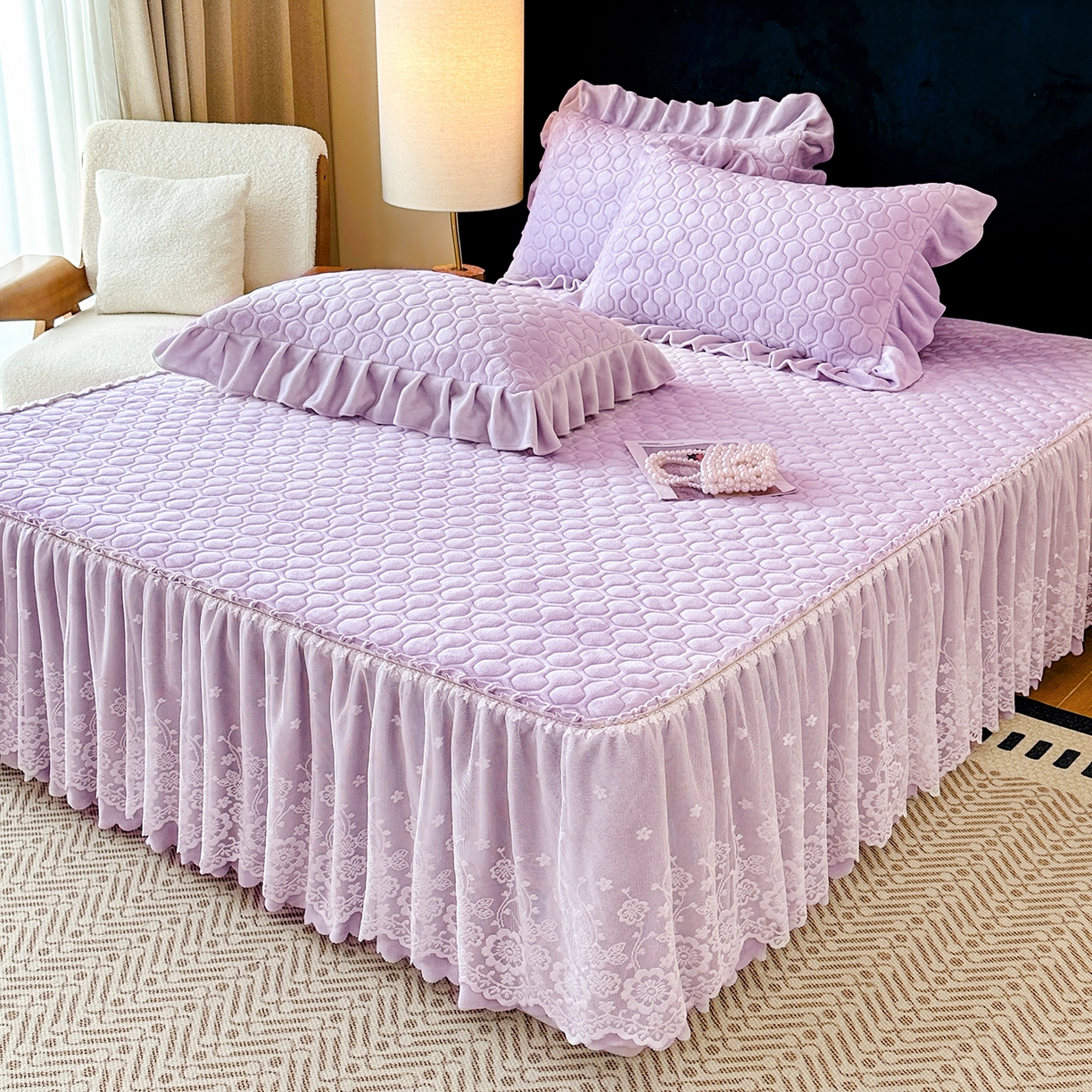 91家纺网 家纺一手货源 找家纺 （总）民新家纺 2025新款牛奶绒夹棉床裙三件套