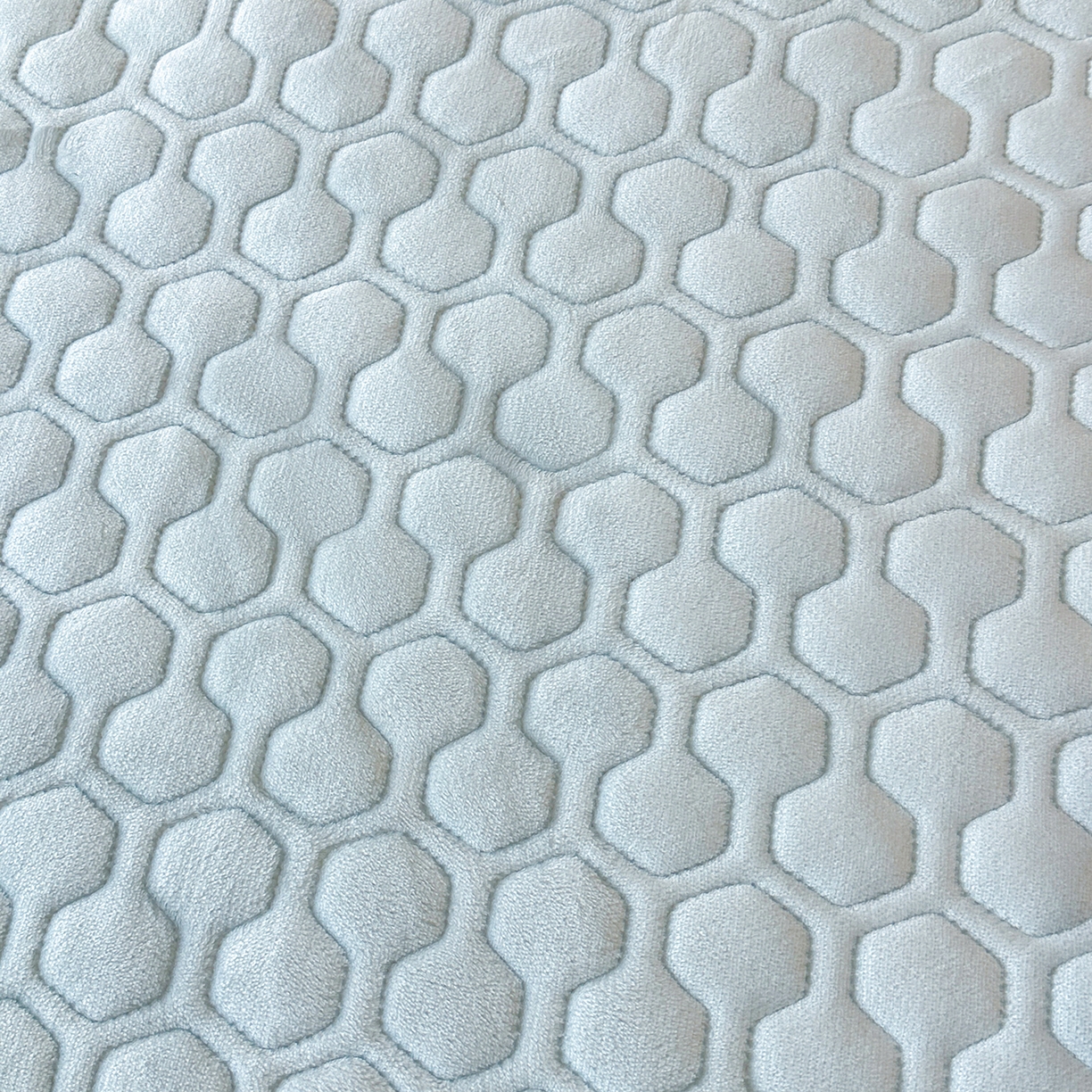 91家纺网 家纺一手货源 找家纺 民新家纺 2025新款牛奶绒夹棉床裙三件套 浪漫时光-浅蓝