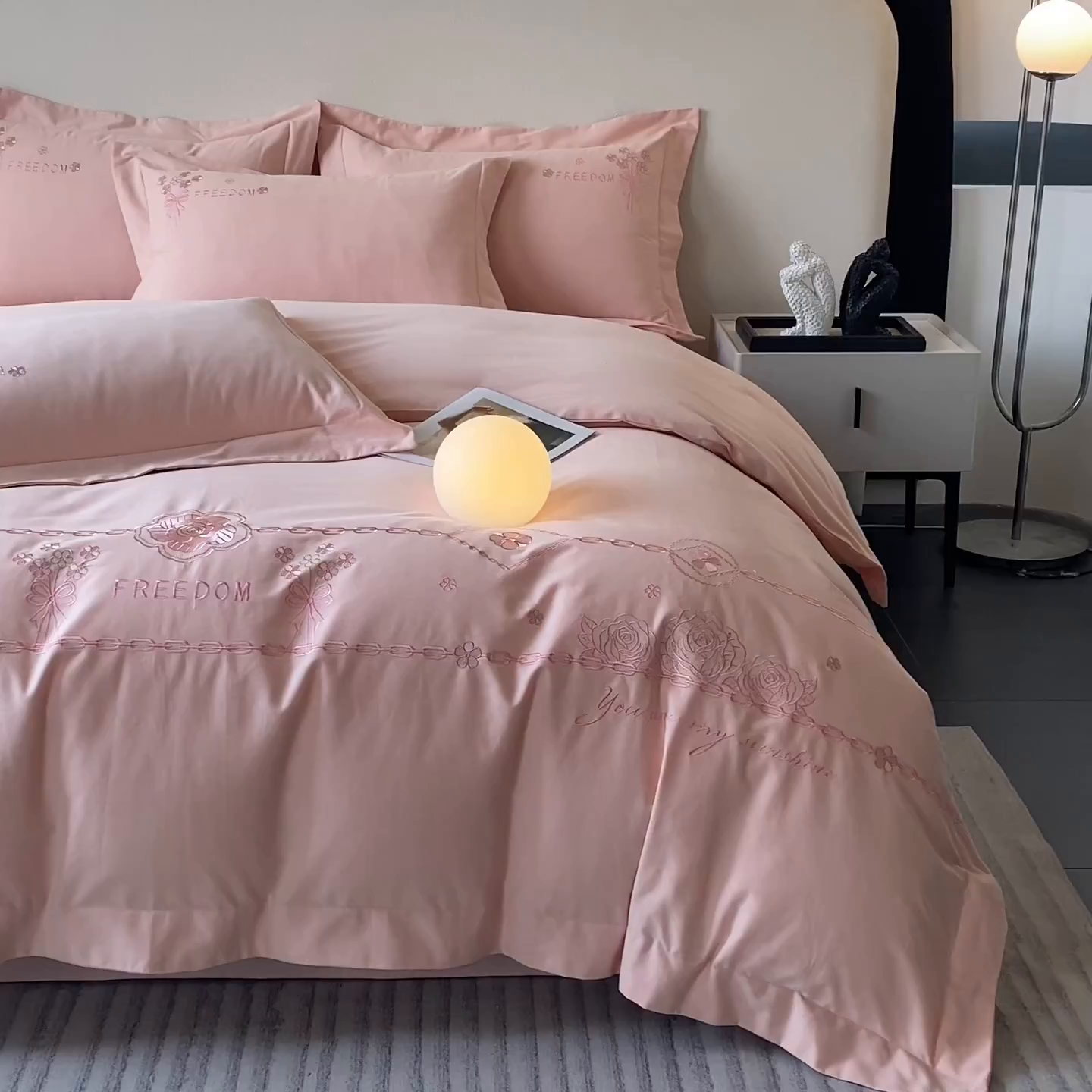 91家纺网 家纺一手货源 找家纺 桃园 新款纯棉全棉长绒棉磨毛四件套不掉毛高端礼盒-马赛系列（包含买家秀） 马赛 轻奢粉