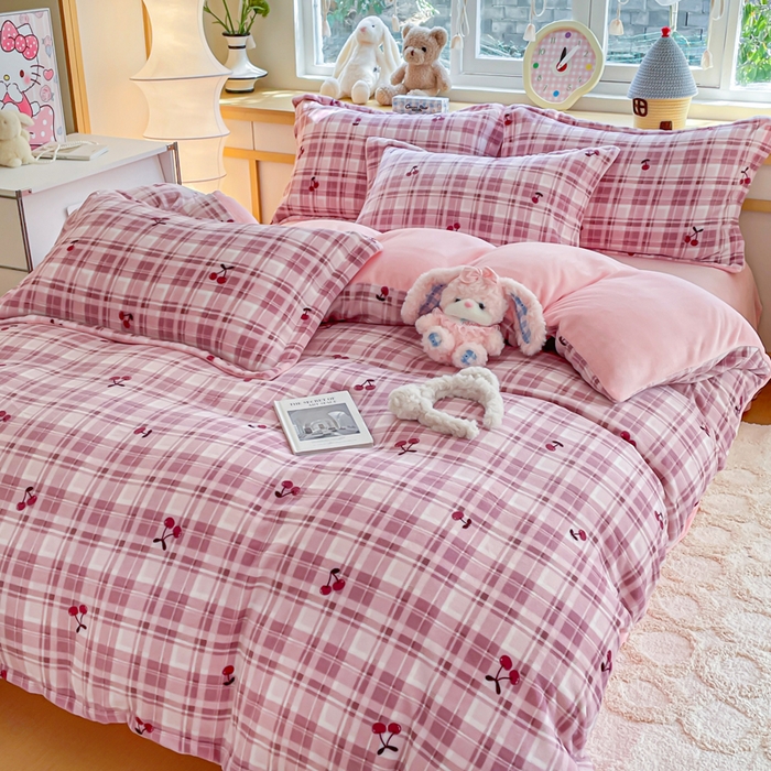 91家纺网 家纺一手货源 找家纺 一比一  2025新款双面牛奶绒四件套 樱桃红