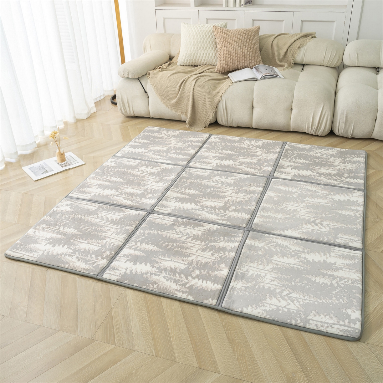 91家纺网 家纺一手货源 找家纺 新太阳蚊帐 2025新款云棉绒雕花可折叠地垫垫子 灰韵格纹垫