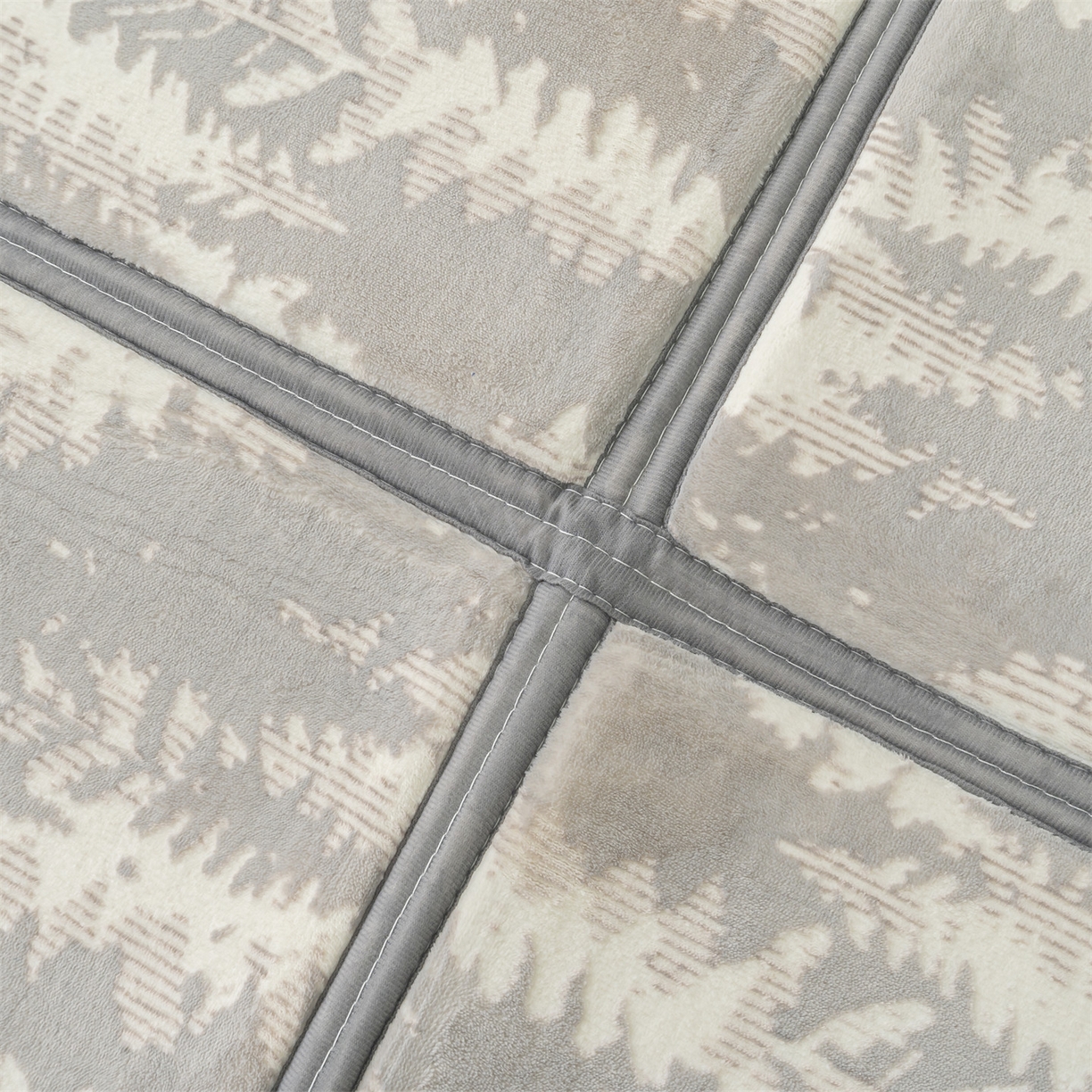 91家纺网 家纺一手货源 找家纺 （总）新太阳蚊帐 2025新款云棉绒雕花可折叠地垫垫子