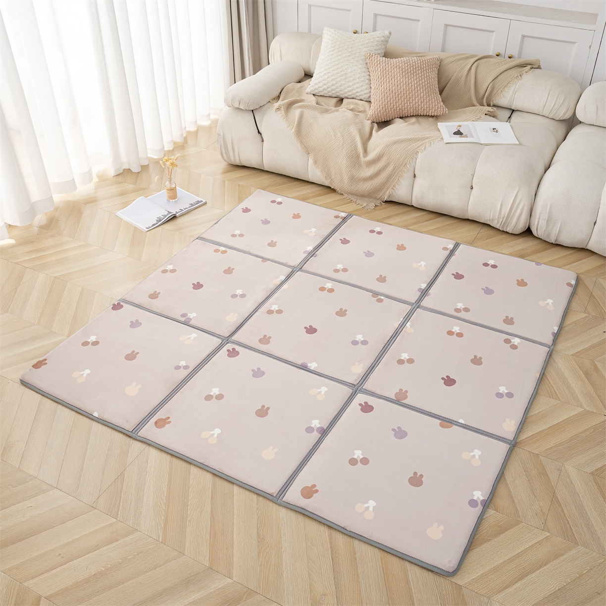 91家纺网 家纺一手货源 找家纺 新太阳蚊帐 2025新款云棉绒雕花可折叠地垫垫子 甜趣格纹垫