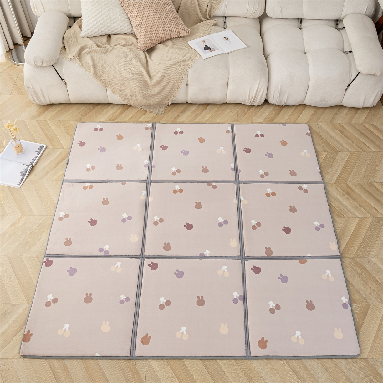 91家纺网 家纺一手货源 找家纺 新太阳蚊帐 2025新款云棉绒雕花可折叠地垫垫子 甜趣格纹垫