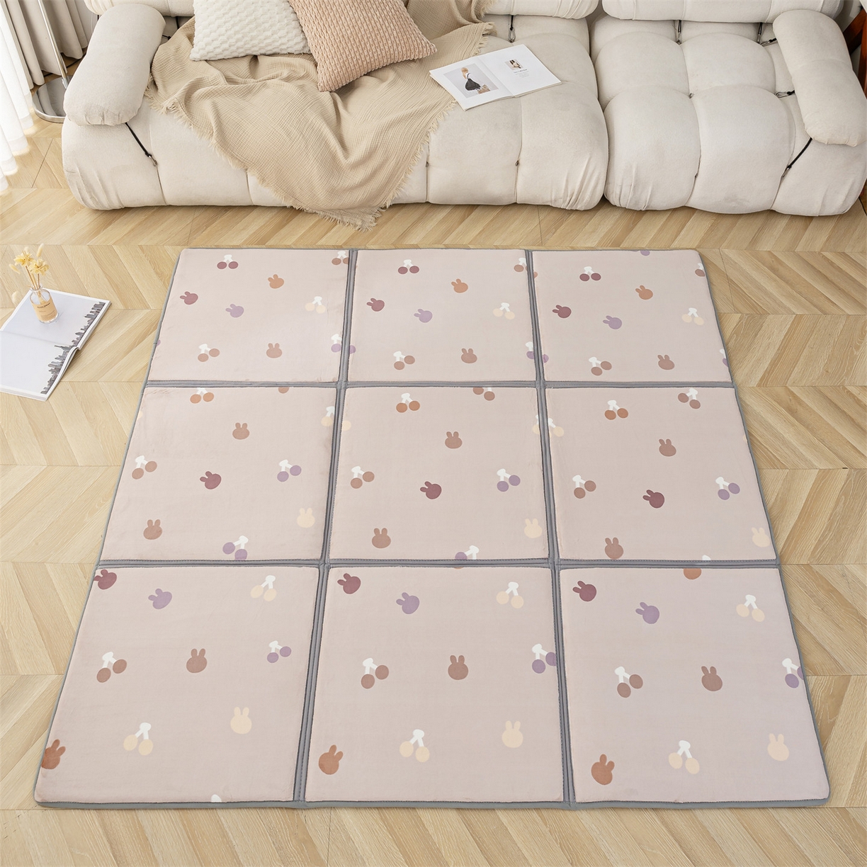 91家纺网 家纺一手货源 找家纺 新太阳蚊帐 2025新款云棉绒雕花可折叠地垫垫子 甜趣格纹垫