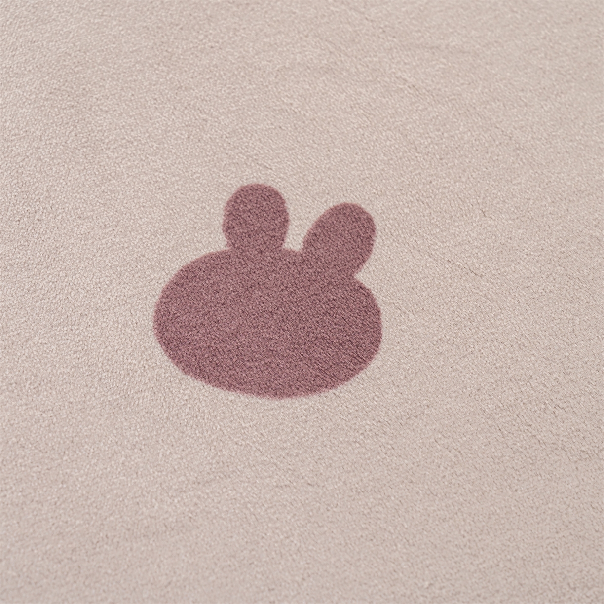 91家纺网 家纺一手货源 找家纺 新太阳蚊帐 2025新款云棉绒雕花可折叠地垫垫子 甜趣格纹垫