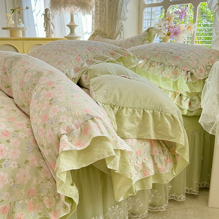 91家纺网 家纺一手货源 找家纺 梦纤绒 2025秋冬新款ins风小清新AB版法式云朵绒木棉皱皱纱床盖款四件套 春田-绿