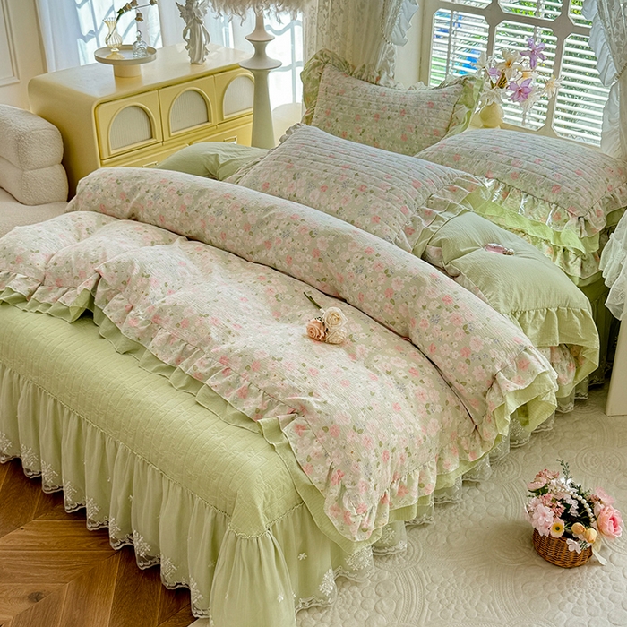 91家纺网 家纺一手货源 找家纺 梦纤绒 2025秋冬新款ins风小清新AB版法式云朵绒木棉皱皱纱床盖款四件套 春田-绿