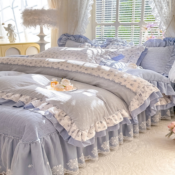 91家纺网 家纺一手货源 找家纺 梦纤绒 2025秋冬新款ins风小清新AB版法式云朵绒木棉皱皱纱床盖款四件套 兰黛