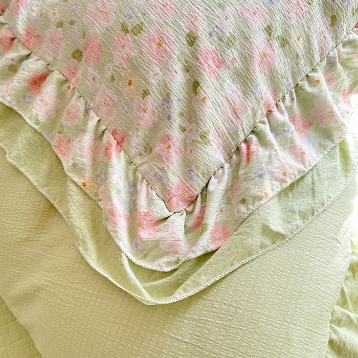 91家纺网 家纺一手货源 找家纺 梦纤绒 2025秋冬新款ins风小清新AB版法式云朵绒木棉皱皱纱床盖款四件套 春田-绿