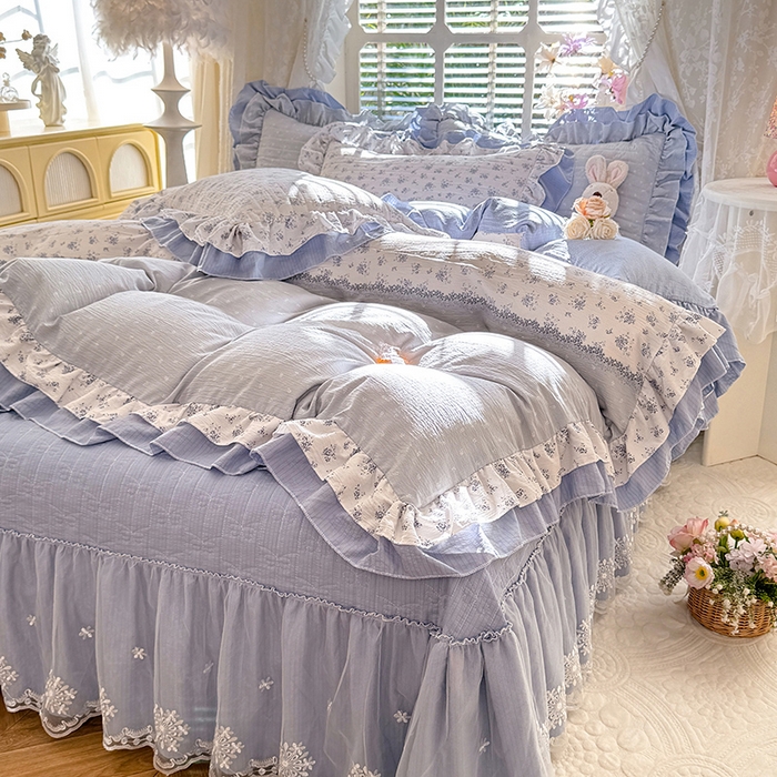 91家纺网 家纺一手货源 找家纺 梦纤绒 2025秋冬新款ins风小清新AB版法式云朵绒木棉皱皱纱床盖款四件套 兰黛