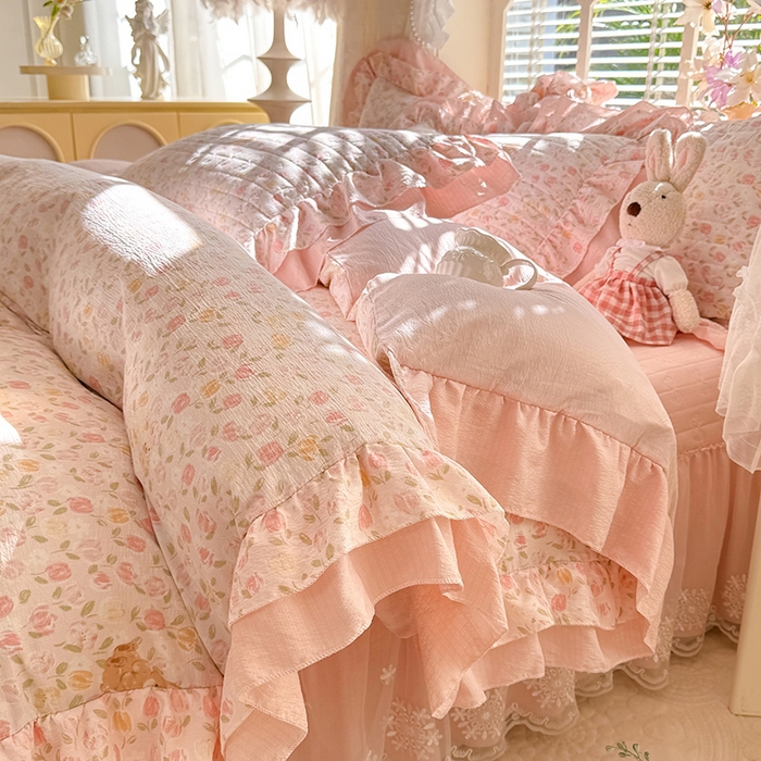 91家纺网 家纺一手货源 找家纺 梦纤绒 2025秋冬新款ins风小清新AB版法式云朵绒木棉皱皱纱床盖款四件套 莫奈-粉