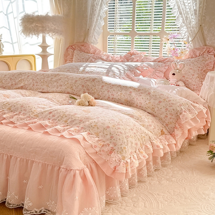 91家纺网 家纺一手货源 找家纺 梦纤绒 2025秋冬新款ins风小清新AB版法式云朵绒木棉皱皱纱床盖款四件套 莫奈-粉