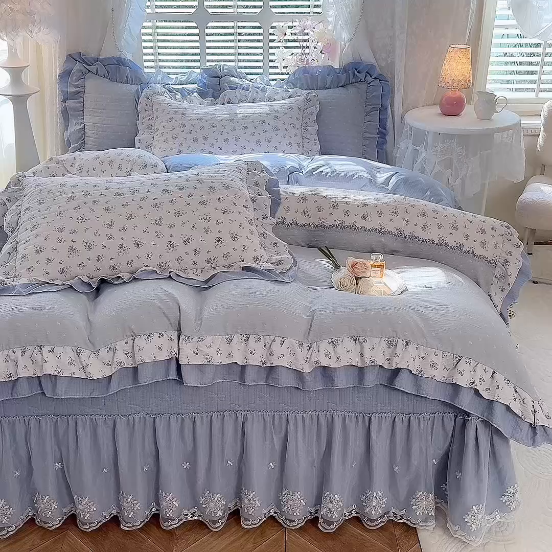 91家纺网 家纺一手货源 找家纺 梦纤绒 2025秋冬新款ins风小清新AB版法式云朵绒木棉皱皱纱床盖款四件套 兰黛