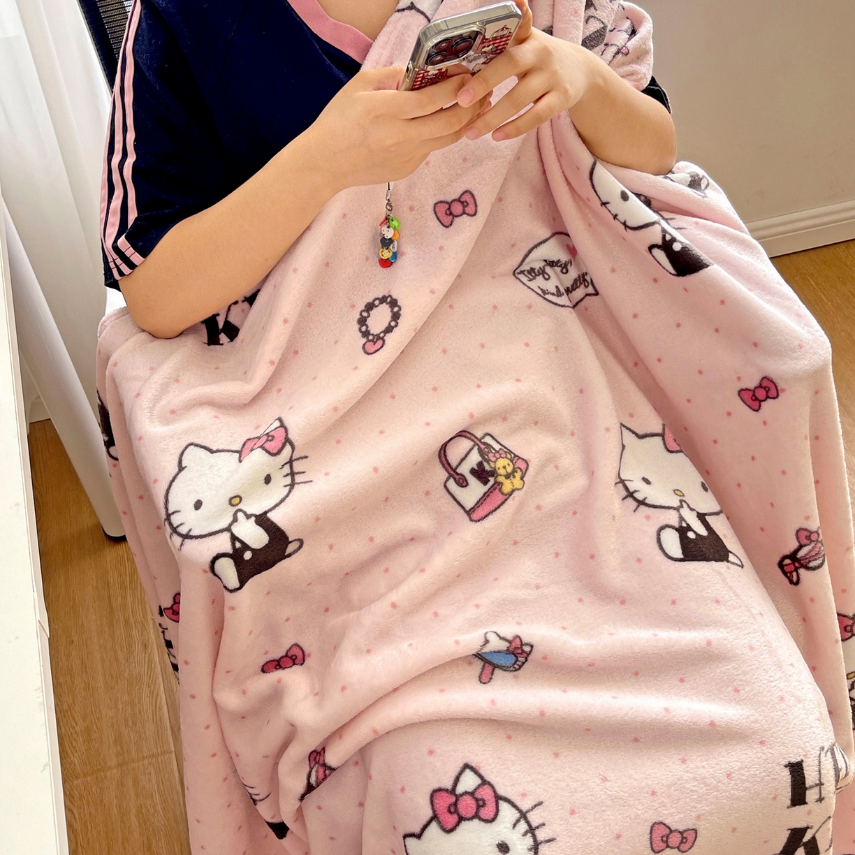 91家纺网 家纺一手货源 找家纺 （总）耀悦家纺 2025秋冬新款正版授权三丽鸥高克重卡通牛奶绒毛毯多功能毯子盖毯