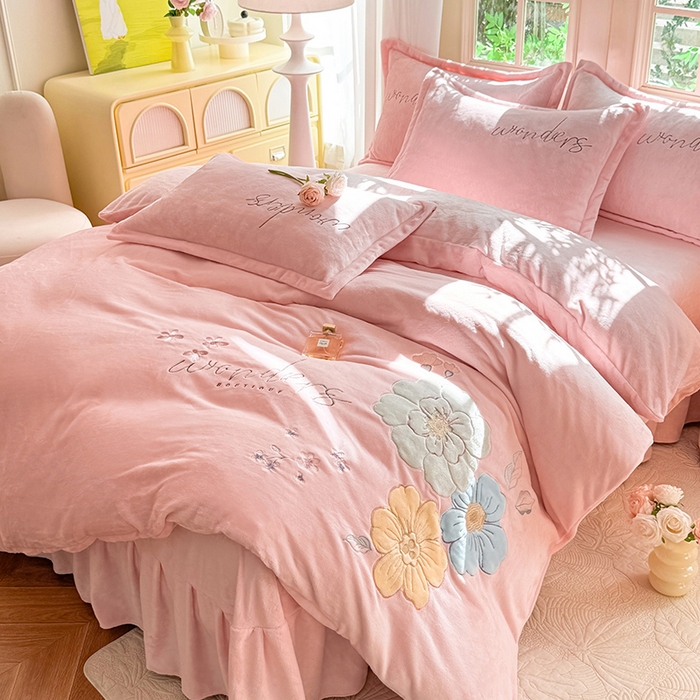 91家纺网 家纺一手货源 找家纺 梦纤绒 2025秋冬新款8斤220g全消光牛奶绒系列四件套-梦境 梦境--樱花粉