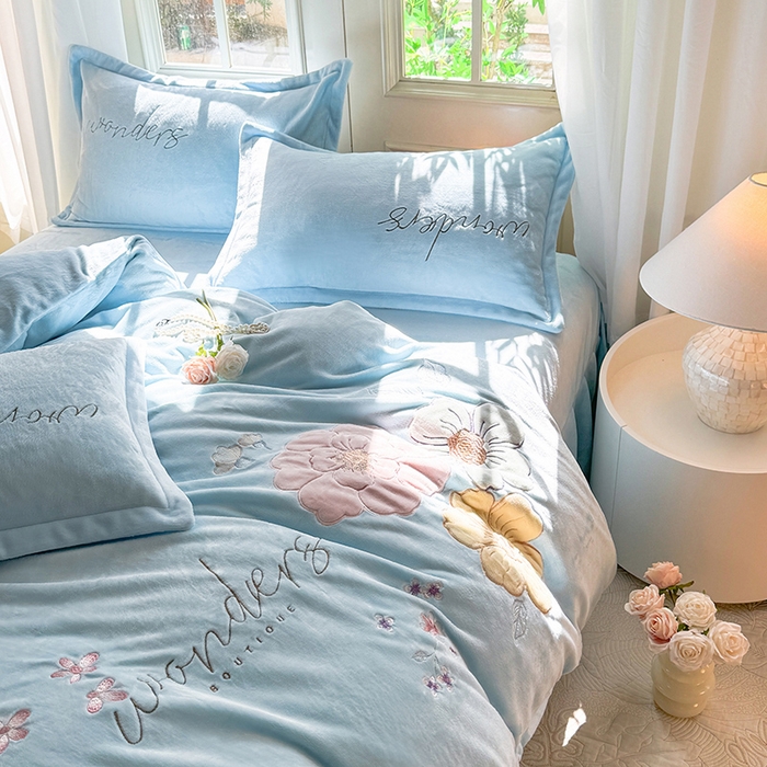 91家纺网 家纺一手货源 找家纺 梦纤绒 2025秋冬新款8斤220g全消光牛奶绒系列四件套-梦境 梦境--婴儿蓝