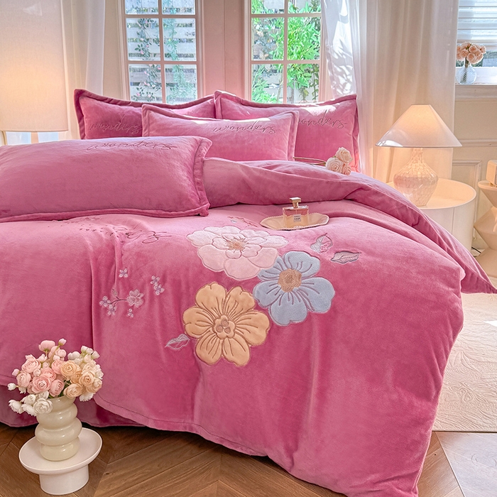 91家纺网 家纺一手货源 找家纺 梦纤绒 2025秋冬新款8斤220g全消光牛奶绒系列四件套-梦境 梦境--豆沙红