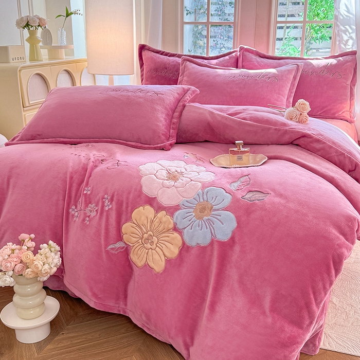 91家纺网 家纺一手货源 找家纺 梦纤绒 2025秋冬新款8斤220g全消光牛奶绒系列四件套-梦境 梦境--豆沙红