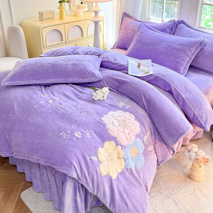 91家纺网 家纺一手货源 找家纺 梦纤绒 2025秋冬新款8斤220g全消光牛奶绒系列四件套-梦境 梦境--梦幻紫