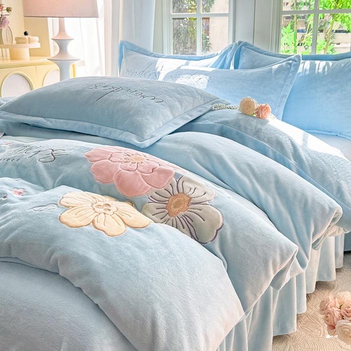 91家纺网 家纺一手货源 找家纺 梦纤绒 2025秋冬新款8斤220g全消光牛奶绒系列四件套-梦境 梦境--婴儿蓝