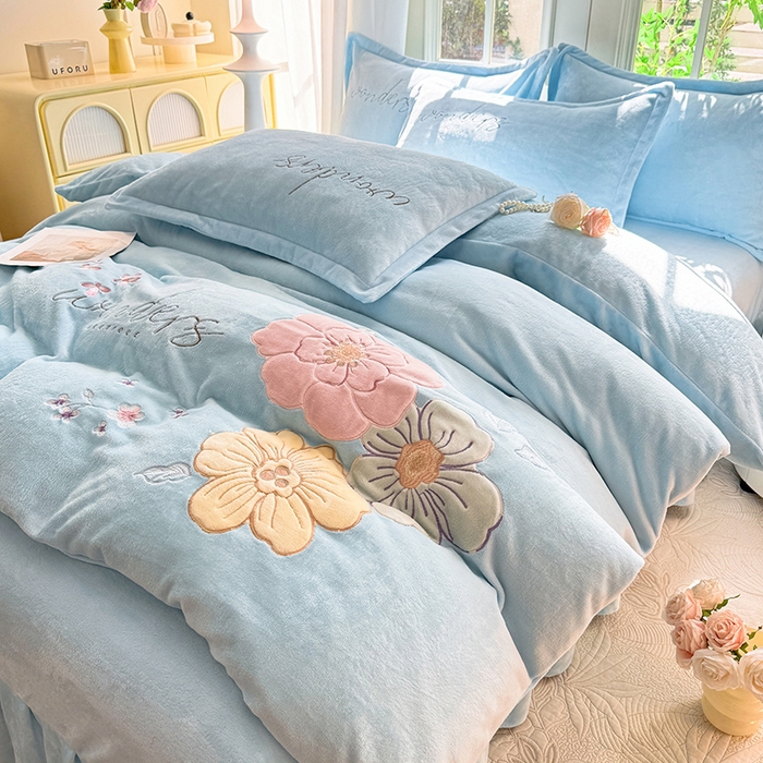 91家纺网 家纺一手货源 找家纺 梦纤绒 2025秋冬新款8斤220g全消光牛奶绒系列四件套-梦境 梦境--婴儿蓝