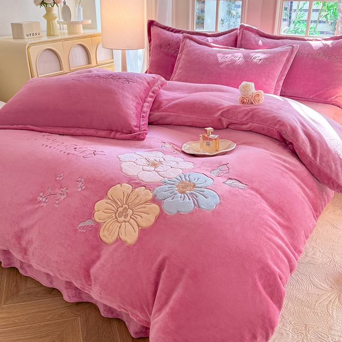 91家纺网 家纺一手货源 找家纺 梦纤绒 2025秋冬新款8斤220g全消光牛奶绒系列四件套-梦境 梦境--豆沙红