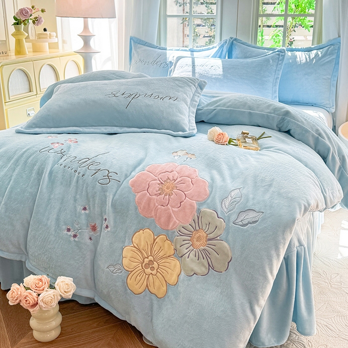 91家纺网 家纺一手货源 找家纺 梦纤绒 2025秋冬新款8斤220g全消光牛奶绒系列四件套-梦境 梦境--婴儿蓝