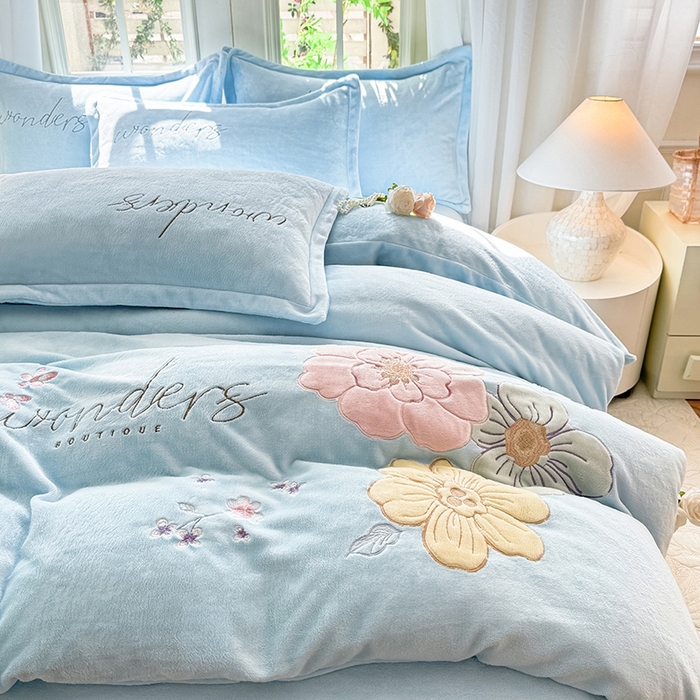 91家纺网 家纺一手货源 找家纺 梦纤绒 2025秋冬新款8斤220g全消光牛奶绒系列四件套-梦境 梦境--婴儿蓝