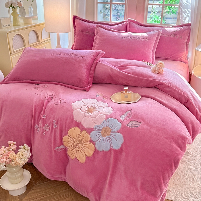 91家纺网 家纺一手货源 找家纺 梦纤绒 2025秋冬新款8斤220g全消光牛奶绒系列四件套-梦境 梦境--豆沙红