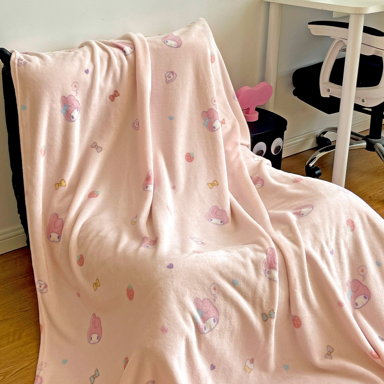 91家纺网 家纺一手货源 找家纺 （总）耀悦家纺 2025秋冬新款正版授权三丽鸥高克重卡通牛奶绒毛毯多功能毯子盖毯