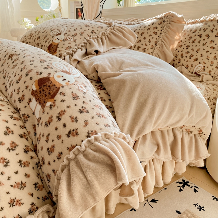 91家纺网 家纺一手货源 找家纺 （总）大麦家纺 2025新款高克重牛奶绒花边床盖四件套