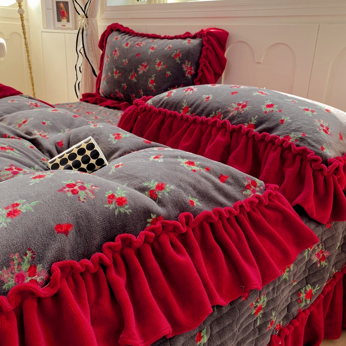 91家纺网 家纺一手货源 找家纺 （总）大麦家纺 2025新款高克重牛奶绒花边床盖四件套