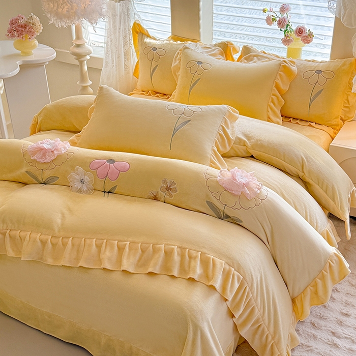 梦纤绒 2025秋冬新款230g高克重韩版立体盘花牛奶蚕丝绒绣花四件套-洛丽塔 洛丽塔-嫩黄