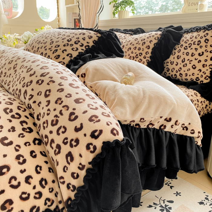 91家纺网 家纺一手货源 找家纺 （总）大麦家纺 2025新款高克重牛奶绒花边床盖四件套