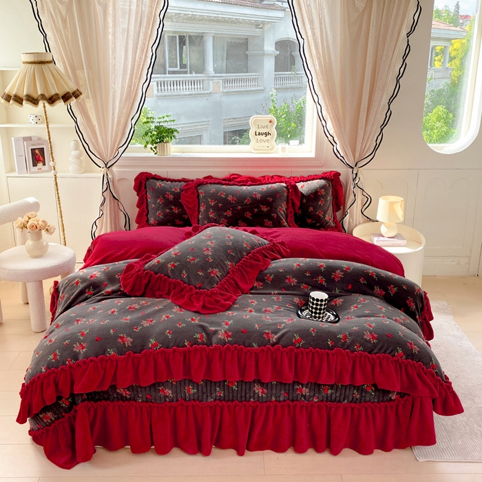 91家纺网 家纺一手货源 找家纺 大麦家纺 2025新款高克重牛奶绒花边床盖四件套 玫瑰故事