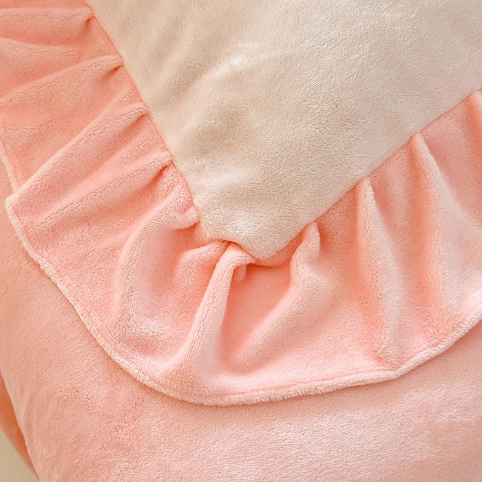 91家纺网 家纺一手货源 找家纺 梦纤绒 2025秋冬新款230g高克重韩版立体盘花牛奶蚕丝绒绣花四件套-洛丽塔 洛丽塔-珍珠粉