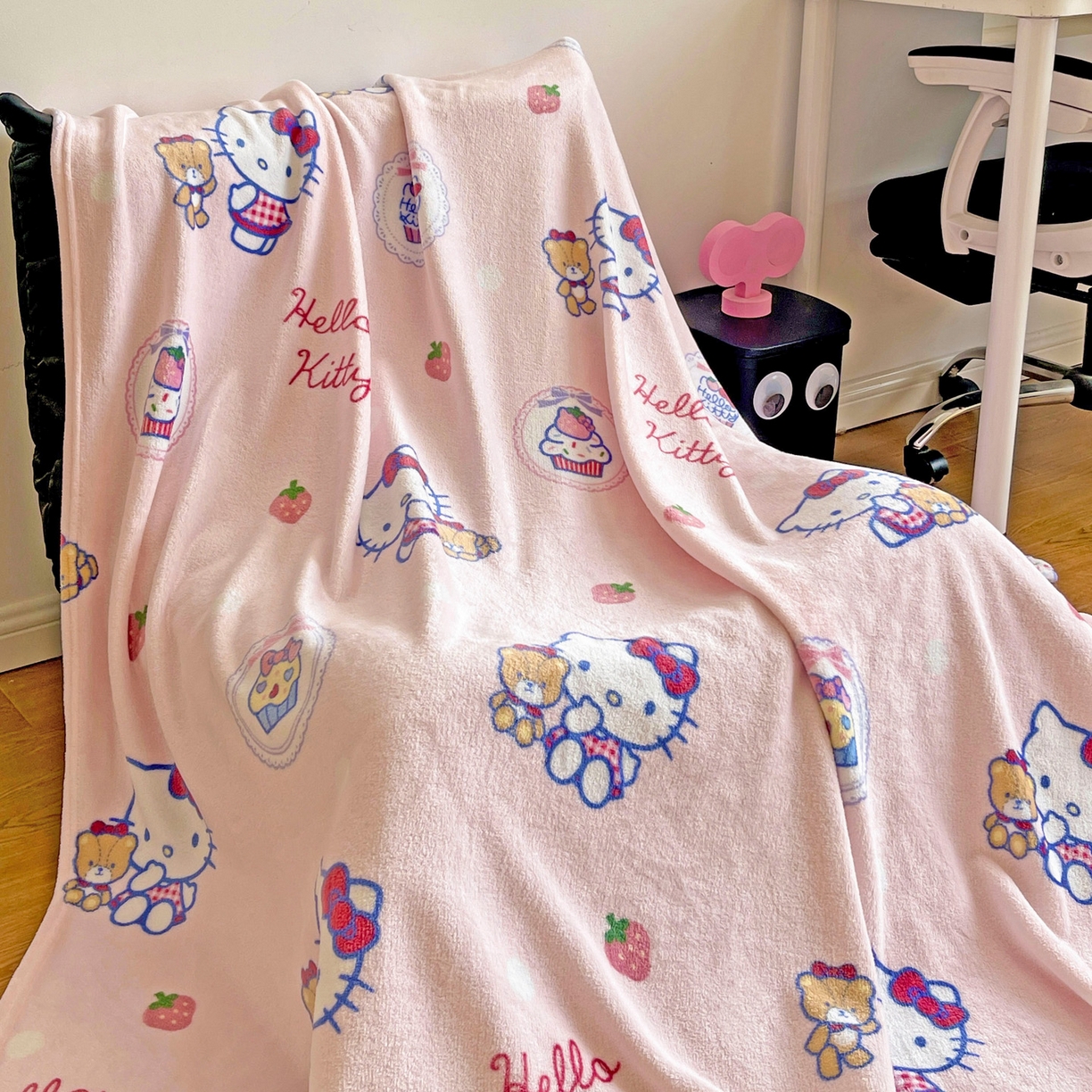 91家纺网 家纺一手货源 找家纺 （总）耀悦家纺 2025秋冬新款正版授权三丽鸥高克重卡通牛奶绒毛毯多功能毯子盖毯