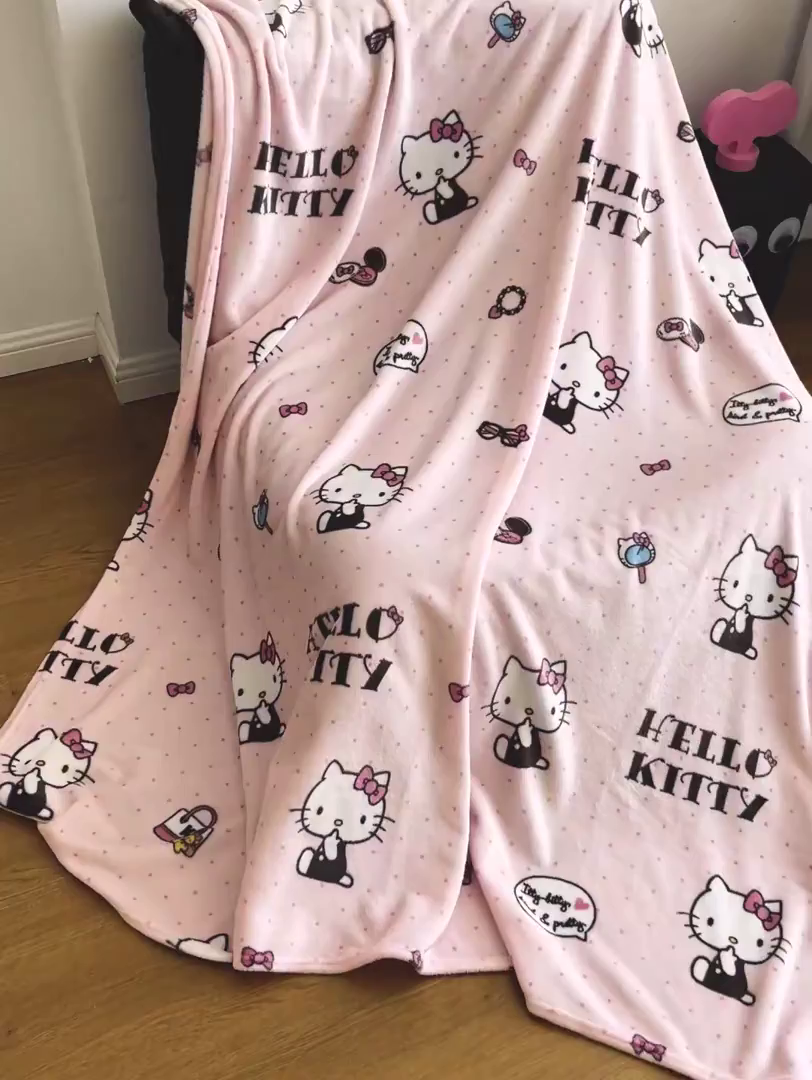 91家纺网 家纺一手货源 找家纺 耀悦家纺 2025秋冬新款正版授权三丽鸥高克重卡通牛奶绒毛毯多功能毯子盖毯 波点KT