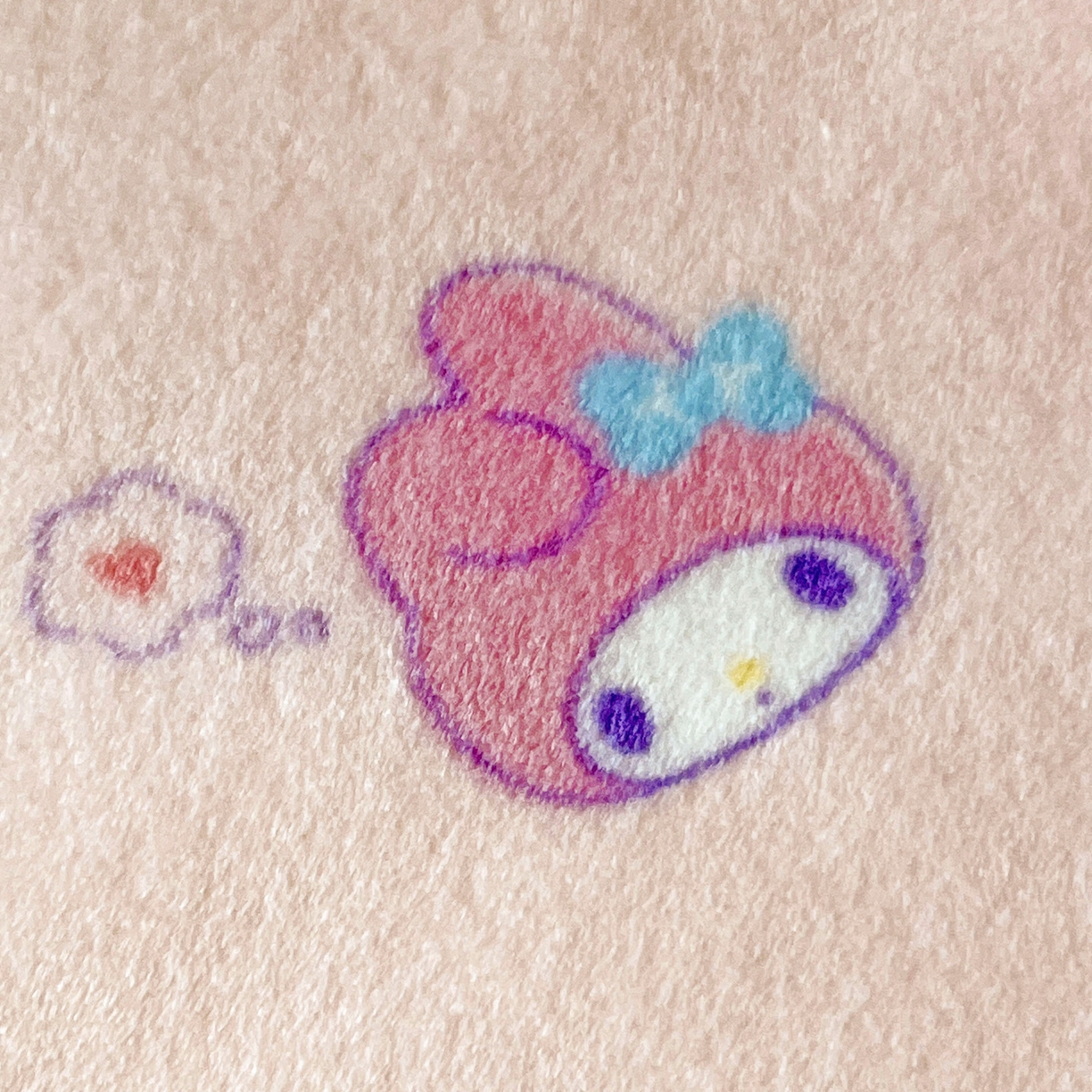 91家纺网 家纺一手货源 找家纺 耀悦家纺 2025秋冬新款正版授权三丽鸥高克重卡通牛奶绒毛毯多功能毯子盖毯 可可美乐蒂