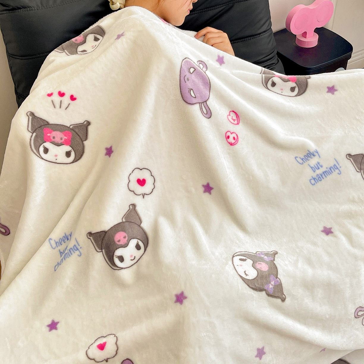 91家纺网 家纺一手货源 找家纺 耀悦家纺 2025秋冬新款正版授权三丽鸥高克重卡通牛奶绒毛毯多功能毯子盖毯 快乐心情库洛米