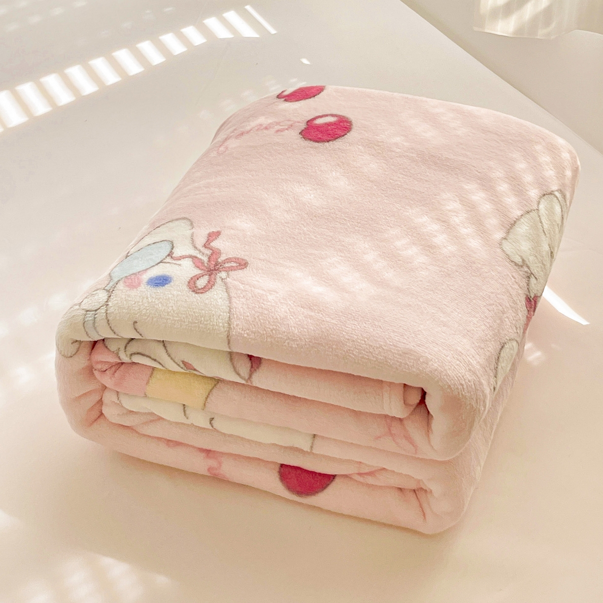 91家纺网 家纺一手货源 找家纺 耀悦家纺 2025秋冬新款正版授权三丽鸥高克重卡通牛奶绒毛毯多功能毯子盖毯 樱桃蛋糕玉桂狗