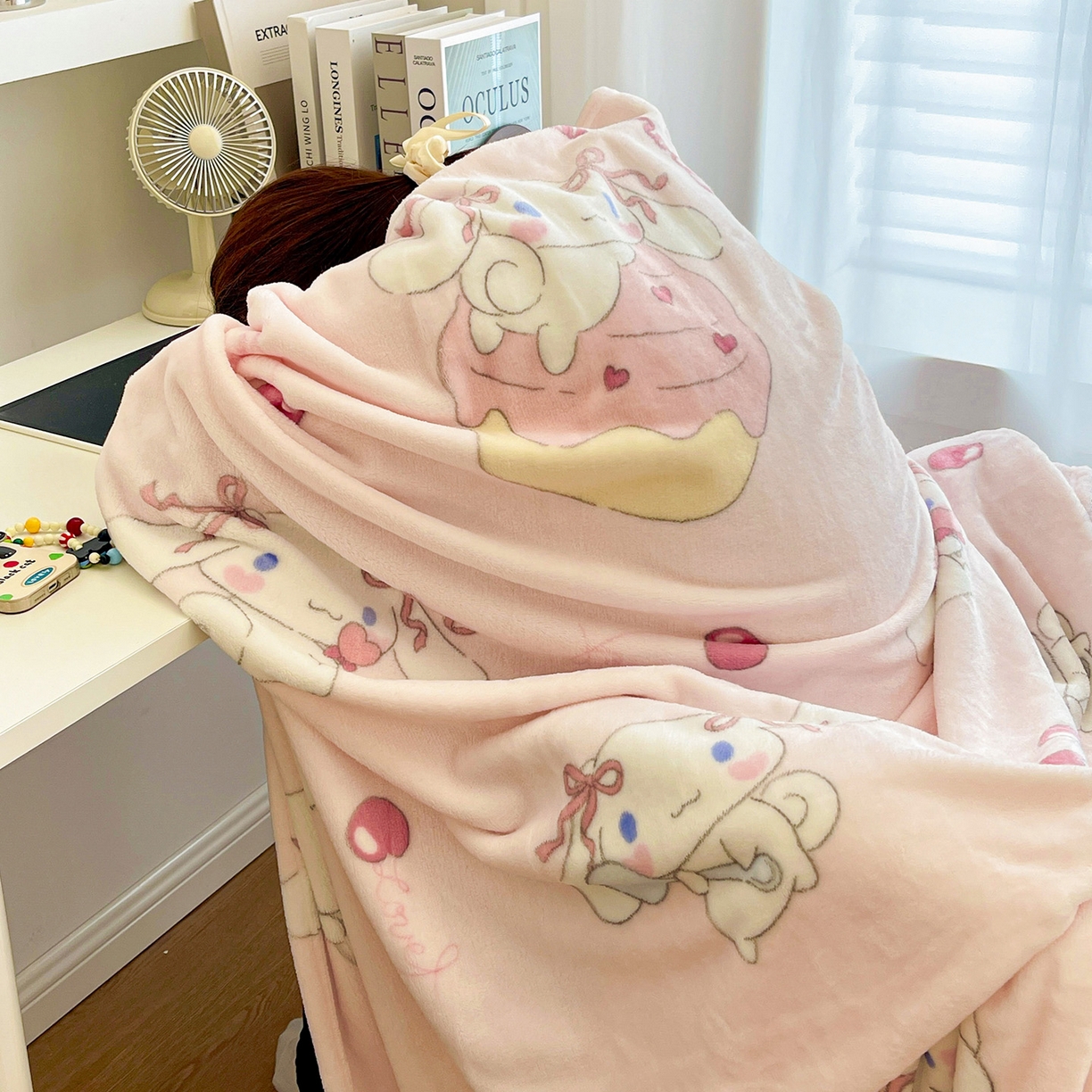 91家纺网 家纺一手货源 找家纺 耀悦家纺 2025秋冬新款正版授权三丽鸥高克重卡通牛奶绒毛毯多功能毯子盖毯 樱桃蛋糕玉桂狗