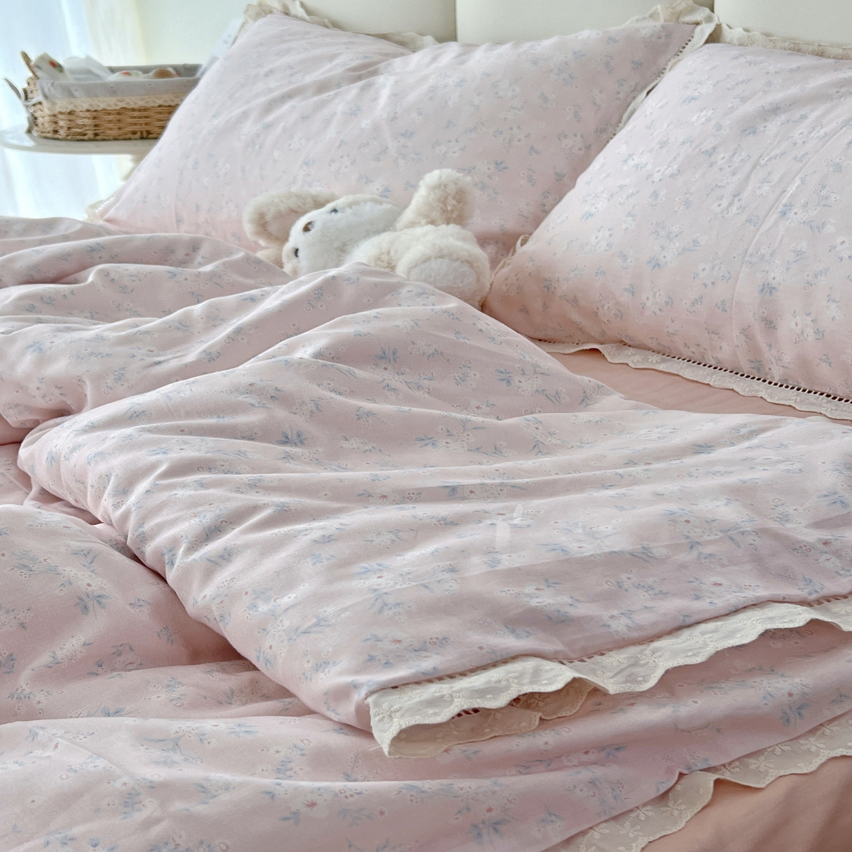 91家纺网 家纺一手货源 找家纺 荣轩2025新款全棉双层纱镂空花边工艺款四件套（铺床版）洛可可