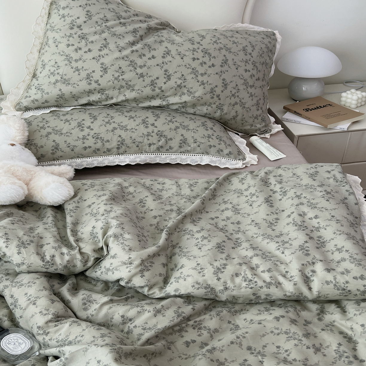 91家纺网 家纺一手货源 找家纺 荣轩2025新款全棉双层纱镂空花边工艺款四件套（铺床版）墨染