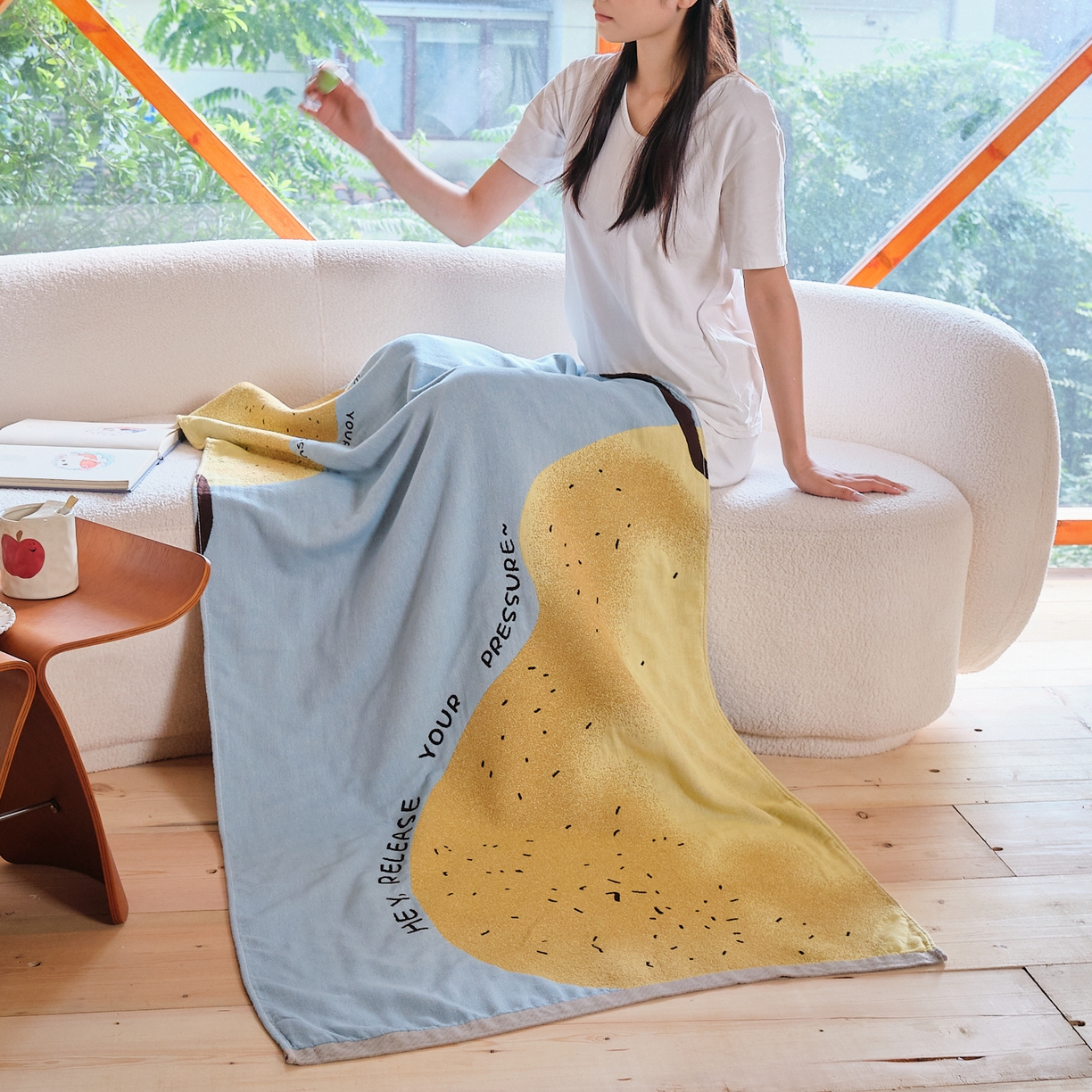 91家纺网 家纺一手货源 找家纺 沐瑟家纺 2025新款卡通A类全棉四层纱布浴巾加大毛巾-第一组 顺顺梨梨 80*160cm